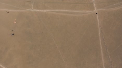 Erstaunliche-Verlassene-Jurten-In-Der-Wüste-Gobi,-Mongolei,-Luftdrohnenaufnahme